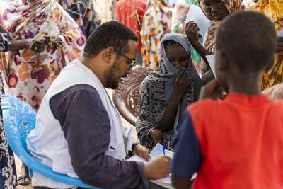 Food distribution in Wad Almajzoub, Sudan