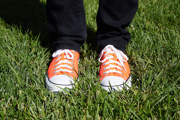 hober's bright orange shoes, this time with a color profile embedded