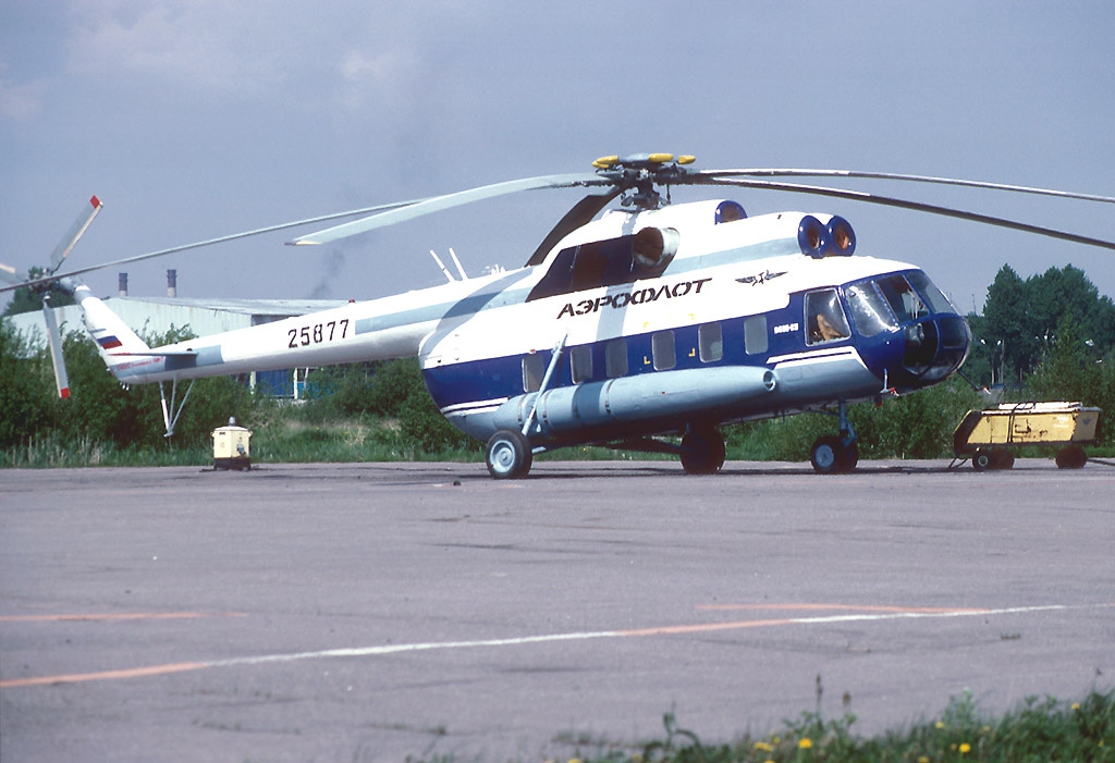 Mil_Mi-8,_Aeroflot_AN1093551