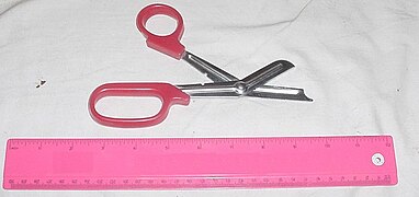 Trauma shears