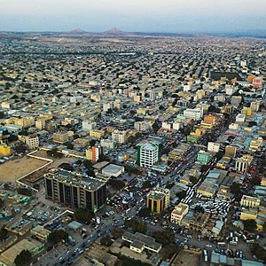 Trung tâm Hargeisa lúc mờ tối.