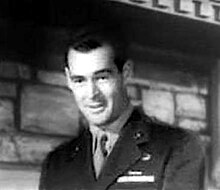 O actor estausunidense Robert Ryan, en una escena d'a cinta Marine Raiders (1944).