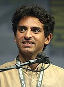 Karan Soni dans le rôle de Dopinder