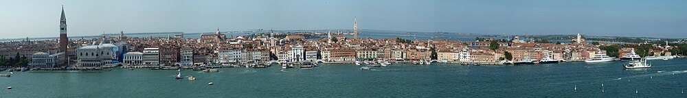 Panoramo pri Venezia.