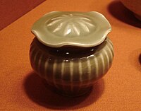 Covered jar, Longquan celadon, 14th century