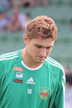 Jelavić a Rapid Wien mezében.