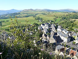 A general view of Apchon, seen from the château