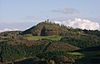 Blick von Westnordwesten zum Burgberg der Nürburg