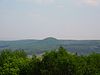 Blick vom Aussichtsturm auf dem Silberberg zum Neuenahrer Berg