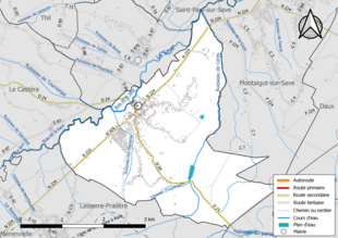 Carte en couleur présentant le réseau hydrographique de la commune