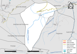 Carte en couleur présentant le réseau hydrographique de la commune