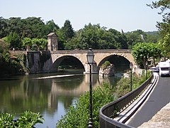 Мост через реку Гаронна