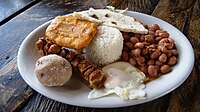 Khay Paisa từ Peñól de Guatapé ở Antioquia, Colombia.