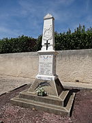 Le monument aux morts du village.