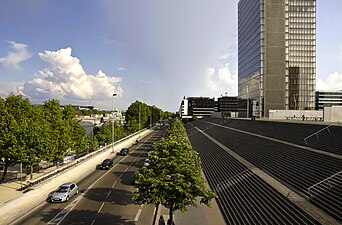 L'escalier monumental, sur le quai François-Mauriac.