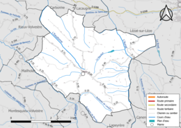 Carte en couleur présentant le réseau hydrographique de la commune