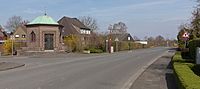 Laer, chapel in the street