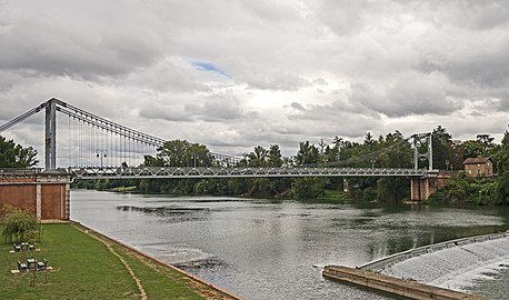 Le pont suspendu.