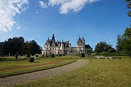 Château de Valmirande (front), from a path in the gardens.jpg