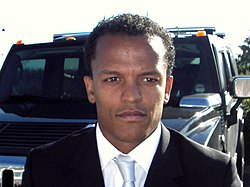 Robert Earnshaw