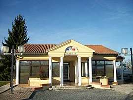 The town hall in Cuguron