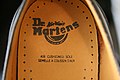 Interior de un calzado Dr. Martens, posterior a 2003, fabricado en Tailandia.