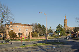 The town hall and church in Escalquens