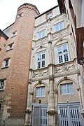 Hôtel de Lamamye (1540): first façade in Toulouse with the three classical orders superimposed.