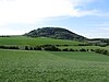 Blick von der Landesstraße 82 (bei Ettringen) nach Westsüdwesten zum Hochsimmer