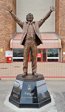 Statue von Sir Alex Ferguson vor dem Pittodrie Stadium, Aberdeen