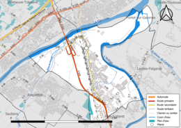 Carte en couleur présentant le réseau hydrographique de la commune