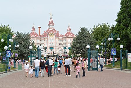 Disneyland Paris (14.8 million visitors in 2017)