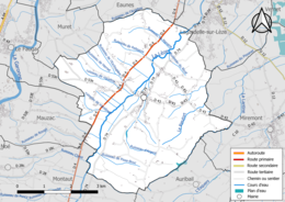 Carte en couleur présentant le réseau hydrographique de la commune