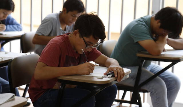  El examen 2024-II de la UNI se llevó a cabo en tres jornadas distintas. Foto: Andina.   