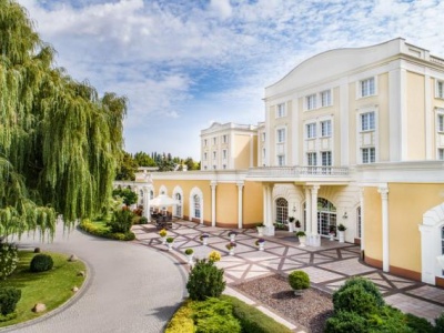 Hotel Windsor w Jachrance, nad Zegrzem