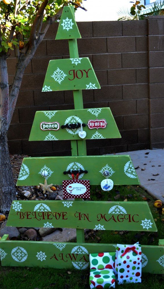 Christmas-pallets-1