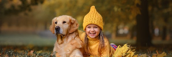 Dziewczyna, Pies, Czapka, Łąka, Golden retriever