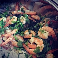 I love to cook but hate to eat alone. Anybody...? #fitspo #FitMax #fitfan #fitness #fitgirls #seafood #shrimps #she_lifts_bro #Eco #eatclean #bio #barbrothers #gym #gymtime #instagramnew #instagramlovers #lunch.