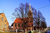 LASOWICE - Kościół Matki Bożej Królowej Polski.  (GPS - 51.1947 / 16.4368.)