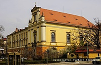 LEGNICA - Kościół św. Maurycego z klasztorem Bernardynek.  (GPS - 51.2103 / 16.1663.)