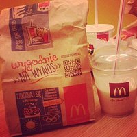 Wrocław #trip #McDonald's #odwiedzony #papiery #złożone #oficjalnie #jesteśmy #studentkami :-) #l4l #Wroclove #instafood #instaphoto