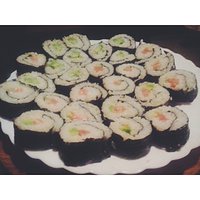 Sushi #sushitime #japanesefood #nabogato #omnomnom #fejwryt #asiafood 
Edek i Asia pichcą. Dla mnie wege, dla reszty z łososiem :3 najlepiej.