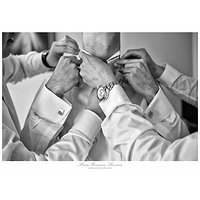 Przygotowania... #weddingphotography #weddingday #weddingphoto #model #nikon #work. #blackandwhite #hands.