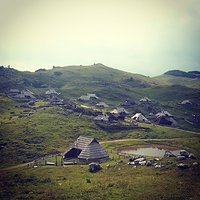 Centrum oscypkowe w Alpach Kamnisko Savinjskich. Zapas papieru w plecaku jest więc bierzemy sie za próbowanie.