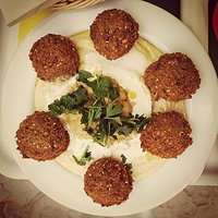 Falafel i #hummus - pyszności :) #laflaf #warszawa #pornfood #vegan