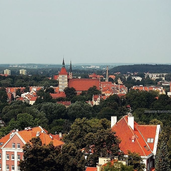 Olsztyn 
#olsztyn #kochamy_warmie #poland #Polska #panorama #warmia #warmia_fotograficznie #kochamy_warmie #widoki #miasto #dachy #olsztyn