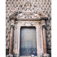 Time to rest! Sweet dreams #sleepingman #neapol #napoli #Naples #church #entrance #bigdoorsmallman