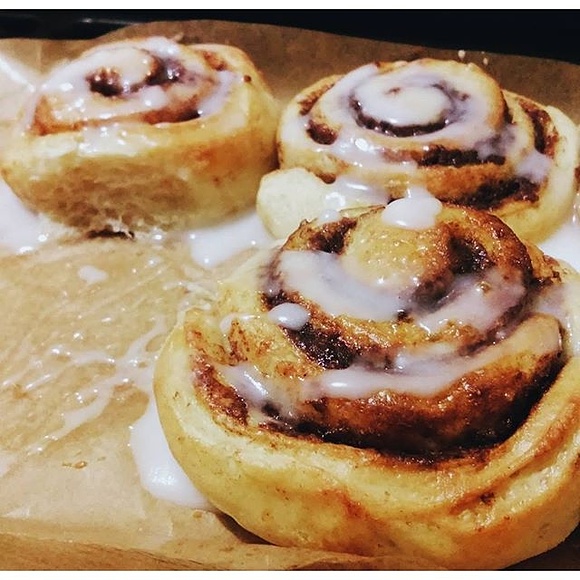 Cinnamon rolls. Because of...winter :D #cinnamon #cinnamonrolls #yummy #food #sweets #sweet #winter #january #bake #bakingmaster #chef #imsogood #bestthingever #yeast #sugar #foodporn #notsohealthy #notsohealthyeating #whocares #happiness.