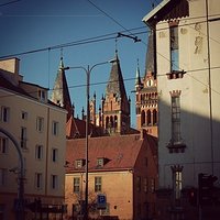 Olsztyn #kochamy_warmie #street_photo #poland #Polska #kościół #kościoły @kochamy.warmie #warmia #kamienice #nikon_photography_ #nikon #nikonphotography #samsung #nikon #sacrum #church #miastoolsztyn #ulica #kamienice #wieża.