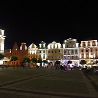 Bolesławiecki rynek nocą